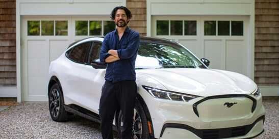 Les sons de la Mustang Mach-E inspirent un nouveau morceau d'un célèbre compositeur électro